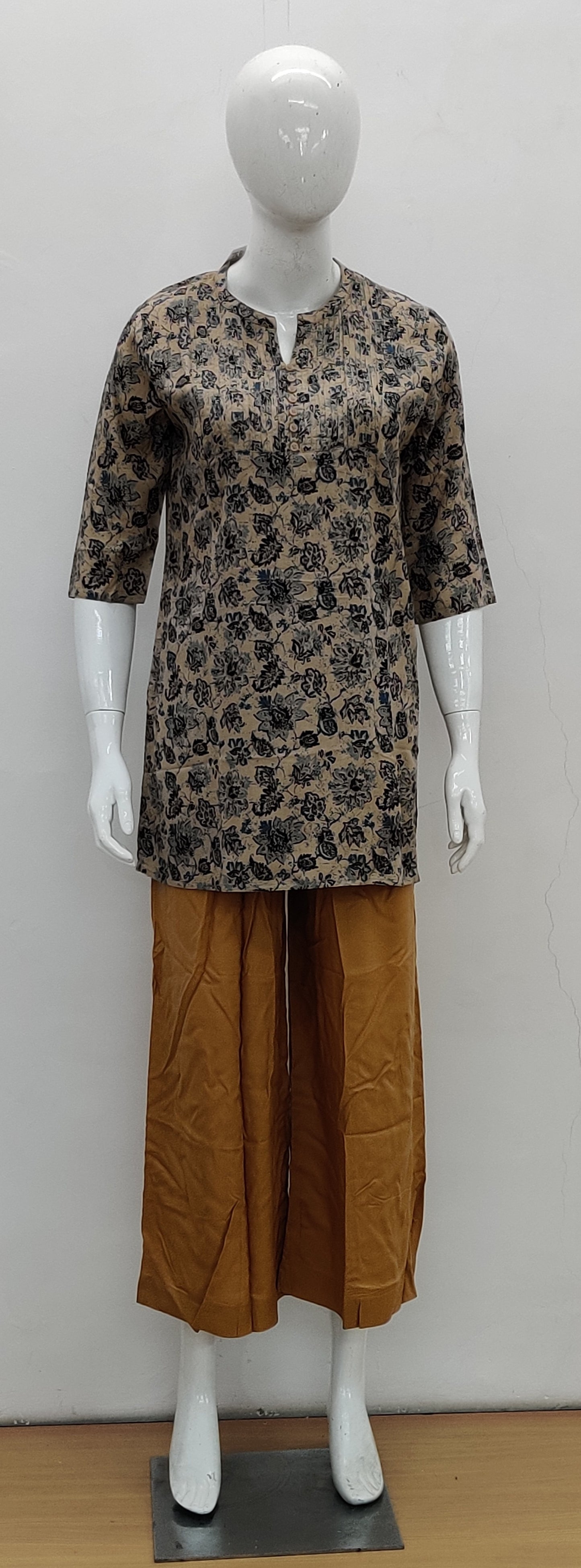 Graphic Black & Grey Floral Short Kurti Top