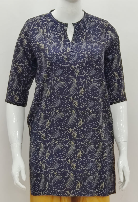 Detailed Paisley Pattern Kurti Top
