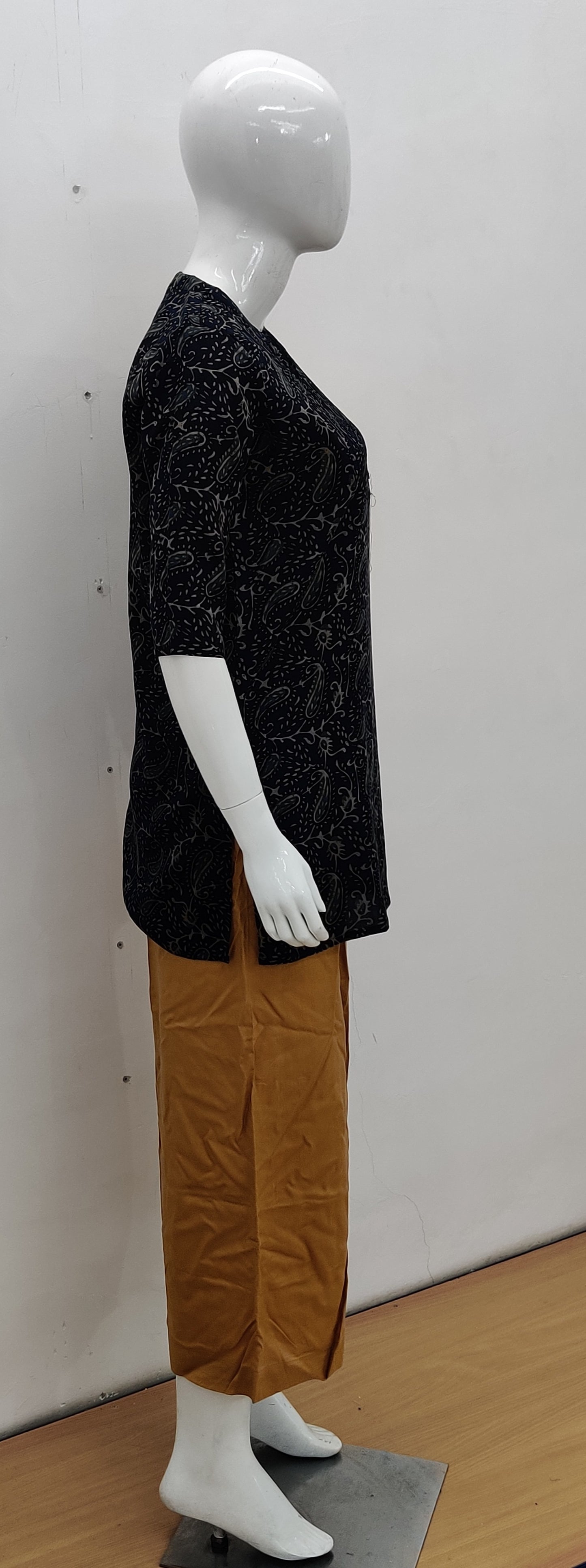 Detailed Paisley Pattern Kurti Top