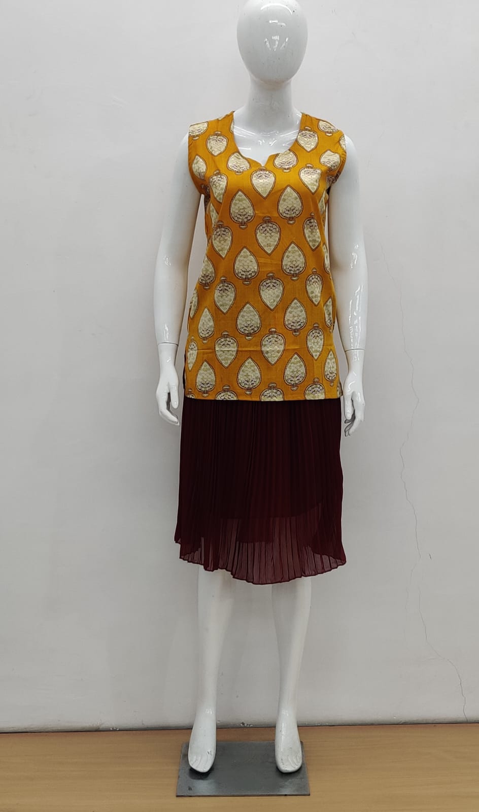 Sleeveless Short Summer Kurti Top